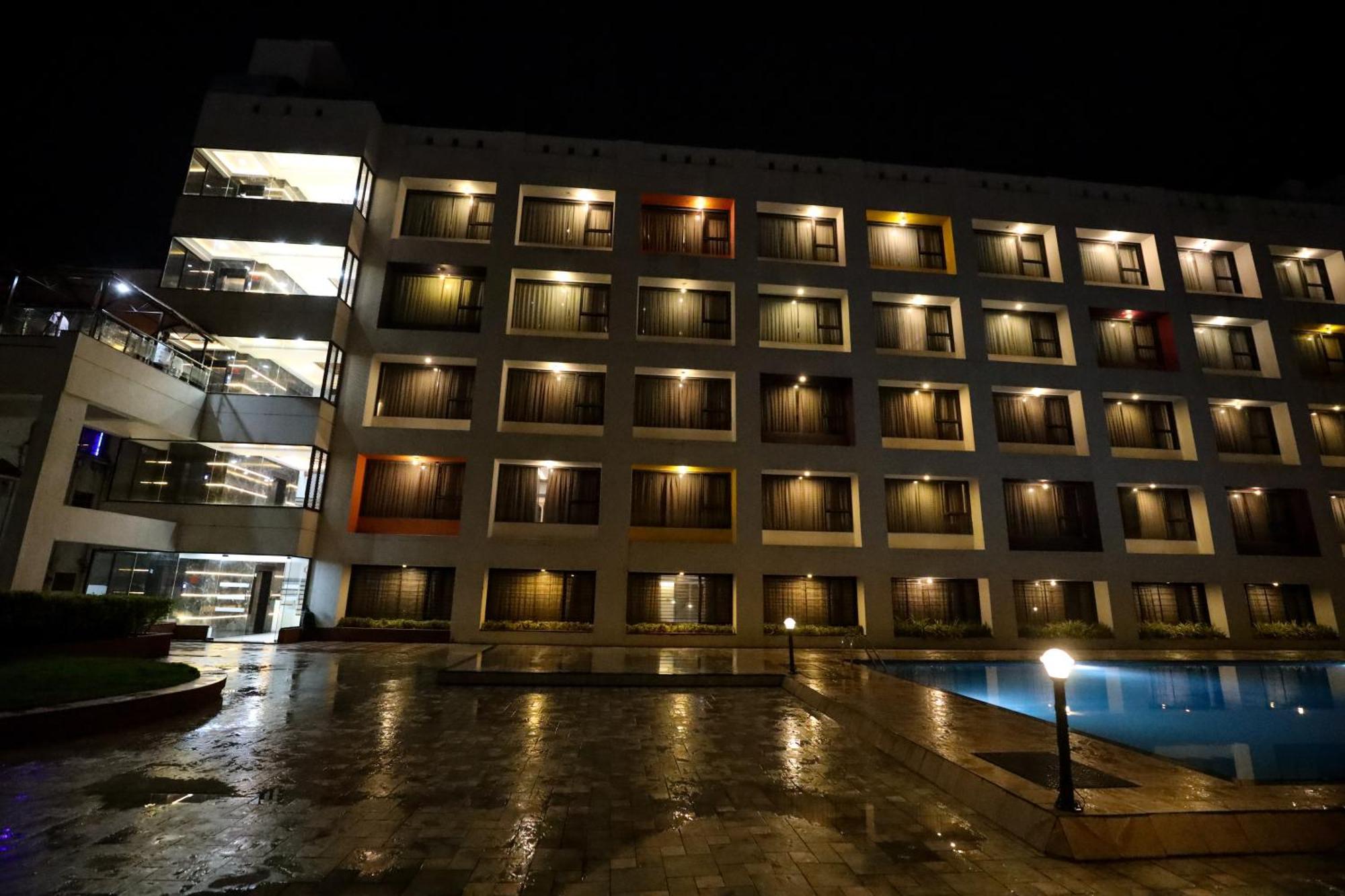 Hotel Atithi, Aurangabad Dış mekan fotoğraf